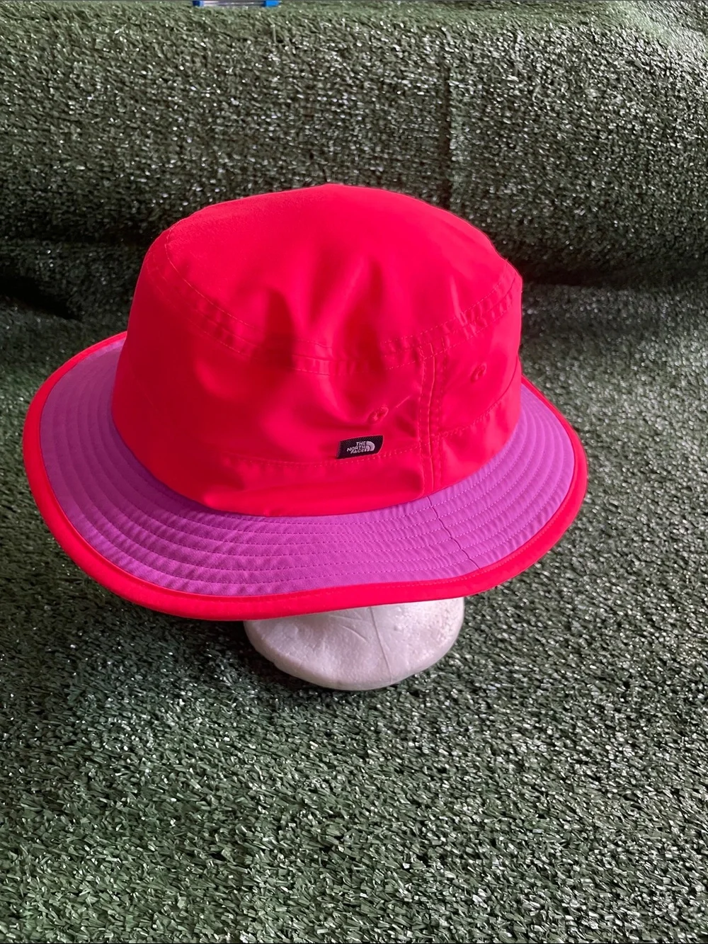 The North Face Youth Class V Brimmer Bucket Hat Medium Hot Pink Purple Brim